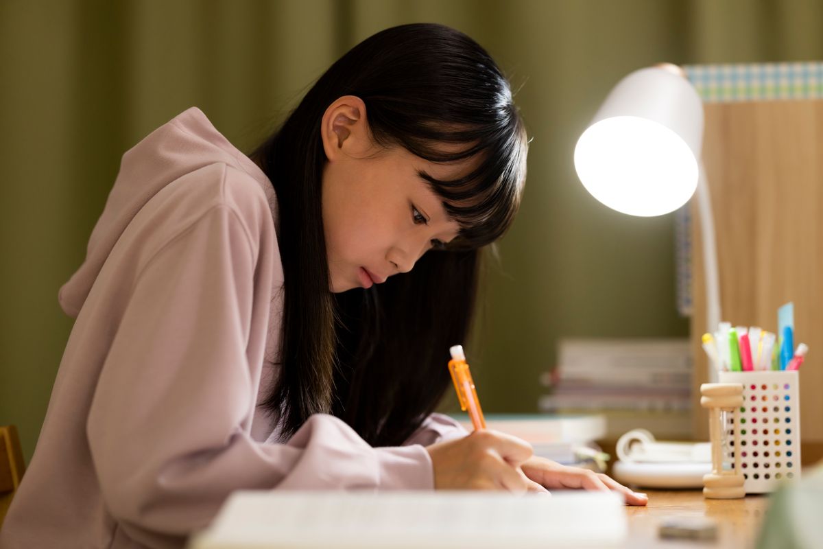 小学生の学習風景